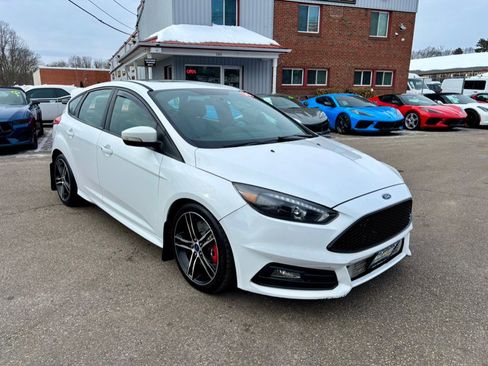 Used 2016 Ford Focus ST image 3
