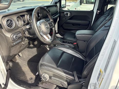 Used 2022 Jeep Wrangler Sahara w/ Cold Weather Group image 16