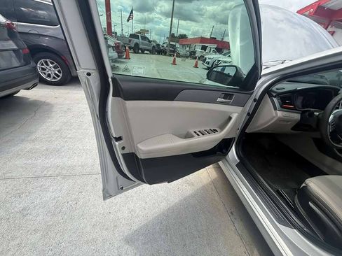 Used 2019 Hyundai Sonata SE FWD image 16