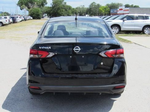 Used 2023 Nissan Versa S w/ Trunk Package FWD image 5