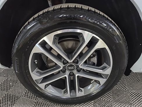 Used 2025 Audi Q5 Premium w/ Convenience Package AWD/4WD image 14