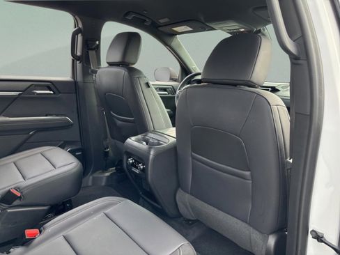 Used 2024 GMC Acadia Elevation image 35