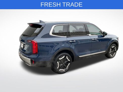 Used 2024 Kia Telluride S image 5