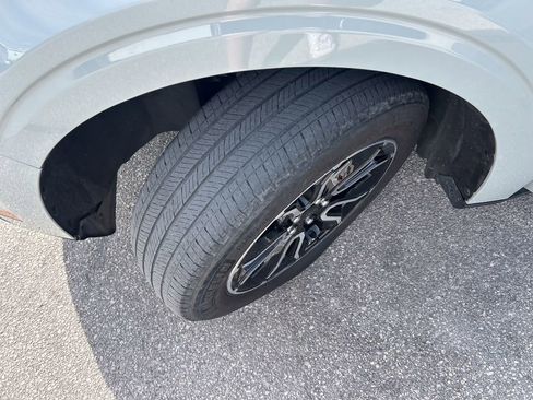 Used 2022 Ford Maverick Lariat w/ Lariat Luxury Package image 32