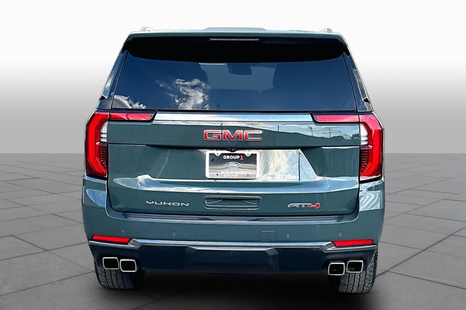 Used 2025 GMC Yukon XL AT4 AWD/4WD image 7