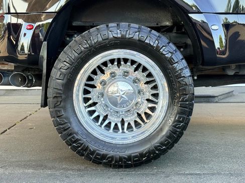 Used 2024 Ford F450 Limited w/ FX4 Off-Road Package image 12