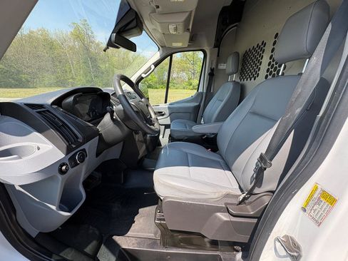 Used 2018 Ford Transit 250 148 Medium Roof RWD image 17
