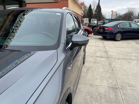 Used 2021 Volkswagen Tiguan SEL Premium R-Line image 3