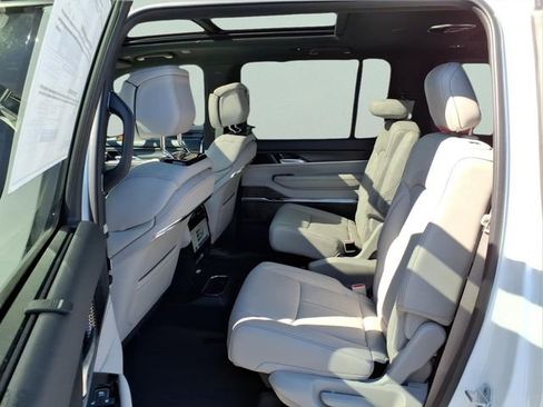 New 2026 Jeep Grand Wagoneer Summit AWD/4WD image 10