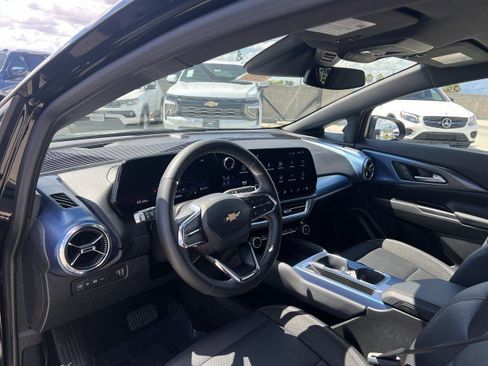 Used 2025 Chevrolet Equinox EV LT w/ Convenience Package image 10