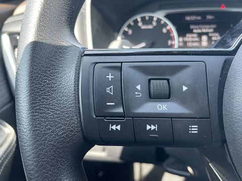 Certified 2022 Nissan Rogue SV image 8