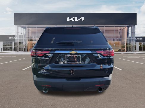 Used 2023 Chevrolet Traverse LT image 5