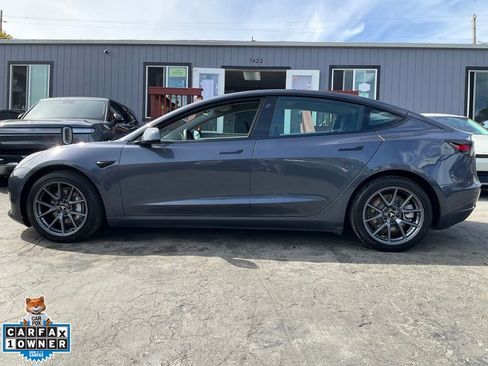 Used 2023 Tesla Model 3 Standard Range image 5