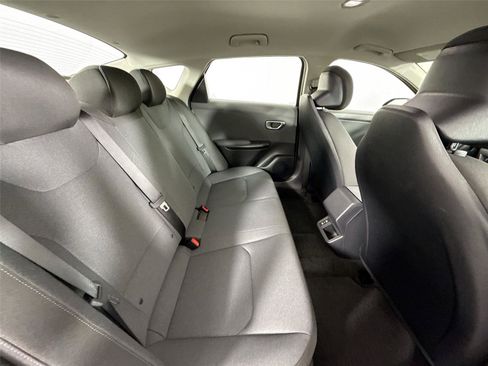 Used 2025 Kia K4 LX image 36