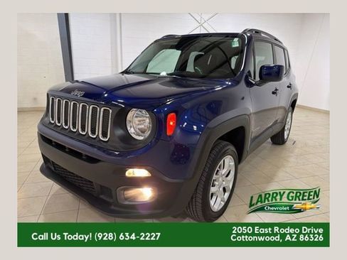 Used 2017 Jeep Renegade Latitude AWD/4WD image 1