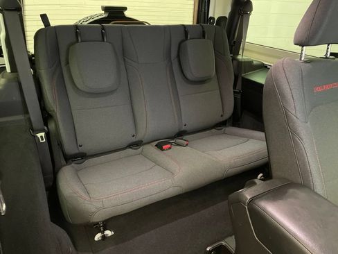 Used 2024 Jeep Wrangler Rubicon w/ Convenience Group AWD/4WD image 24