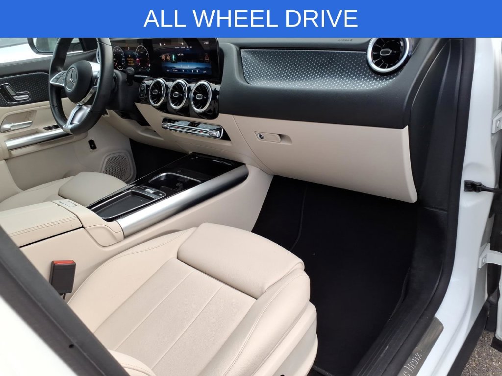 Used 2025 Mercedes-Benz GLA 250 4MATIC image 9