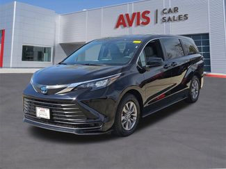 Used 2025 Toyota Sienna LE video 1