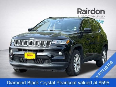 Used 2024 Jeep Compass Latitude AWD/4WD image 2
