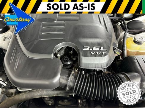 Used 2019 Chrysler 300 Touring w/ Chrome Appearance Package RWD image 40