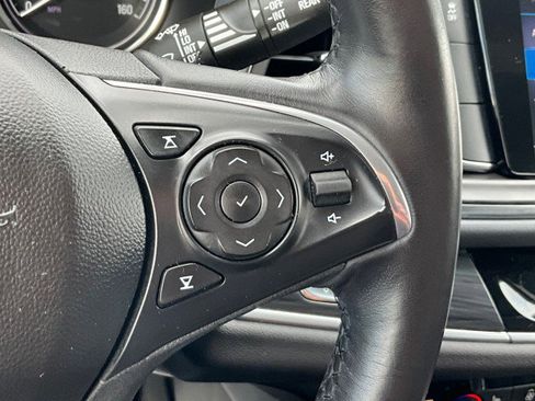 Used 2021 Buick Enclave Essence FWD image 17