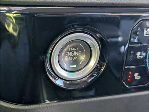 Used 2023 GMC Sierra 1500 SLT w/ SLT Premium Package image 13