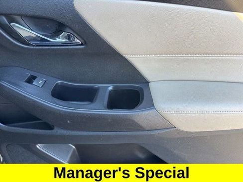 Used 2022 Chevrolet Traverse LS image 37