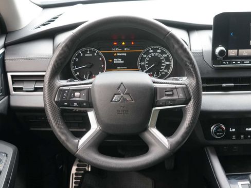 Used 2022 Mitsubishi Outlander ES FWD image 23