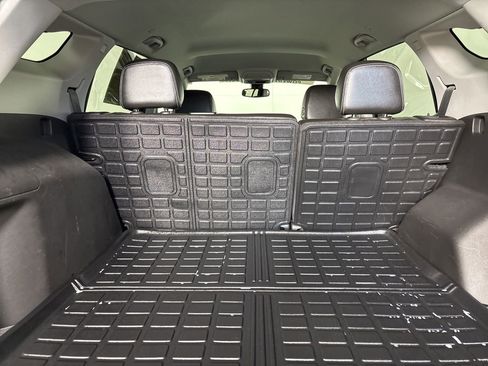 Used 2022 GMC Terrain SLT image 22