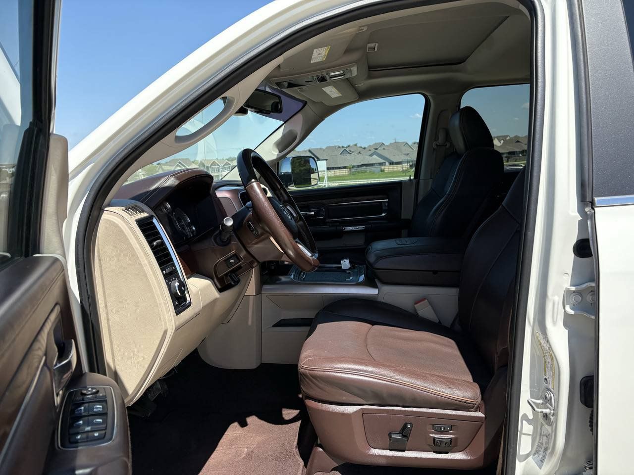 Used 2017 RAM 2500 Longhorn w/ Convenience Group AWD/4WD image 10