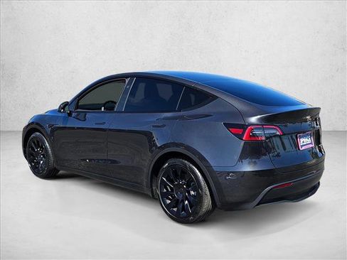 Used 2024 Tesla Model Y Long Range AWD/4WD image 8