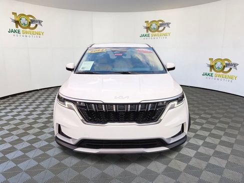 Certified 2024 Kia Carnival LX image 3