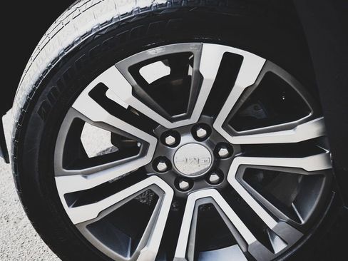 Used 2018 GMC Yukon Denali w/ Open Road Package image 28