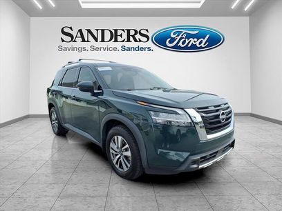 Used 2023 Nissan Pathfinder SL