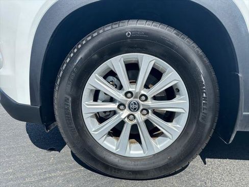 Certified 2024 Toyota Grand Highlander AWD image 13