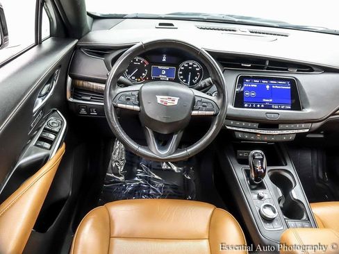 Used 2022 Cadillac XT4 Premium Luxury w/ Enhanced Visibility Package image 12