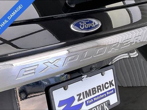 Used 2023 Ford Explorer Limited w/ Limited Technology Package AWD/4WD image 9