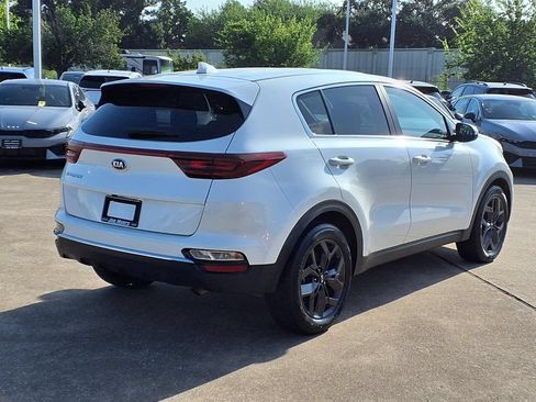 Used 2022 Kia Sportage LX w/ LX FWD Value Edition Package image 4