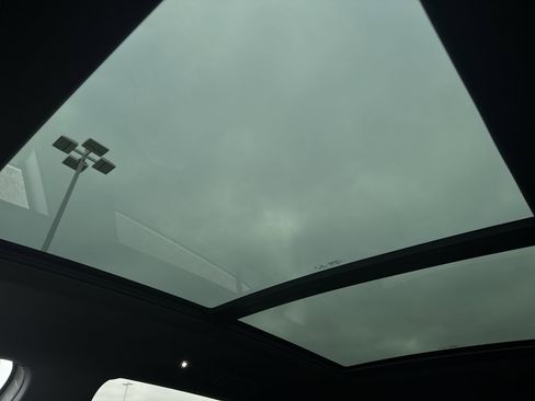 Certified 2023 Volkswagen Atlas Cross Sport SEL image 19