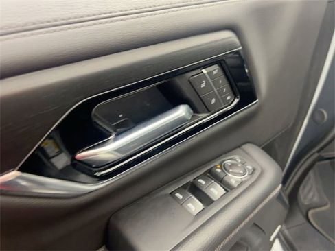 Used 2025 GMC Yukon Denali image 10