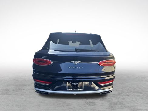Used 2023 Bentley Bentayga Extended Wheelbase image 9
