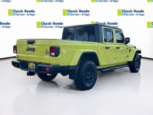 Used 2023 Jeep Gladiator Sport AWD/4WD image 8