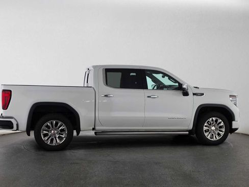 Used 2022 GMC Sierra 1500 Denali w/ Denali Carbonpro Edition AWD/4WD image 2