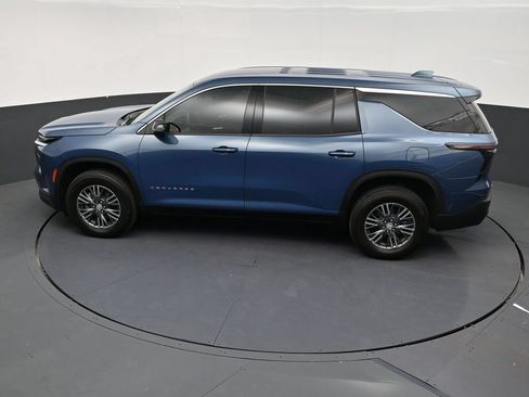 Used 2024 Chevrolet Traverse LS FWD image 14