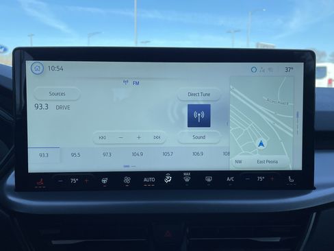 Used 2024 Ford Escape SE image 28