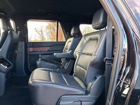 Used 2024 Lincoln Navigator L 4WD image 10