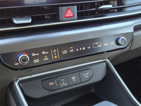 New 2026 Kia Carnival image 14