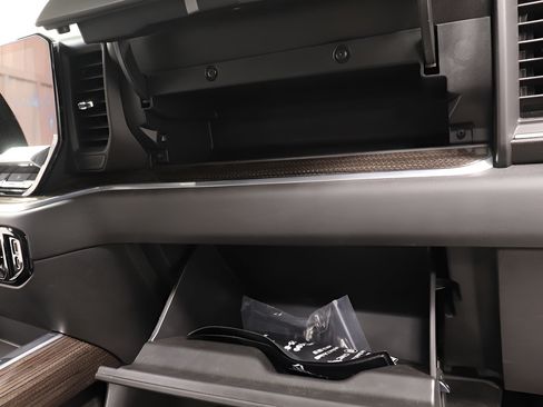 Used 2025 Chevrolet Silverado 1500 RST AWD/4WD image 30