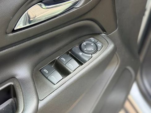 Used 2023 Chevrolet Equinox LT FWD image 20