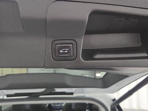 Used 2021 GMC Acadia SLE w/ Driver Convenience Package image 24